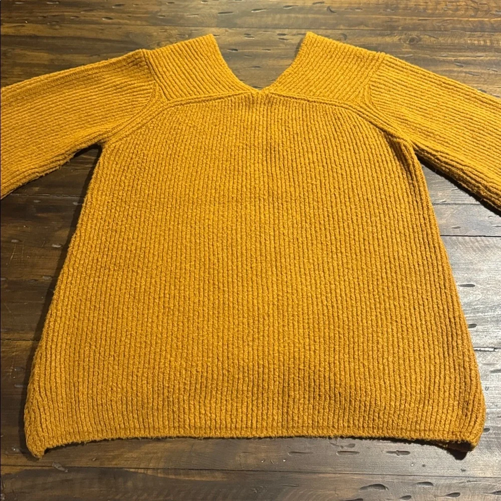 Gibson Latimer Golden Knit V-Neck Boho Sweater - Picture 4 of 10